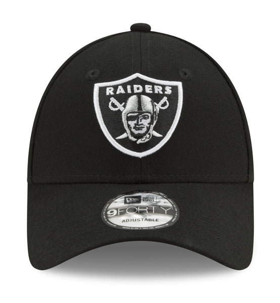 Las Vegas Raiders New Era NFL 2022 Salute To Service Winter Knit Bobble Hat