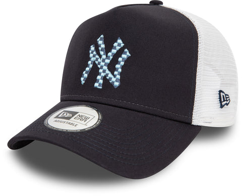 Gorra trucker limpia negra de New Era de los NY Yankees